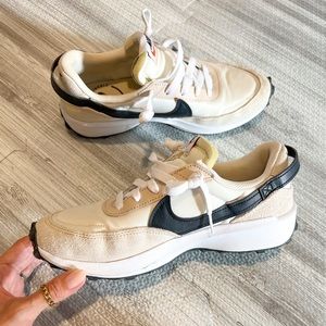 Nike Women's Waffle Debut Running Shoes